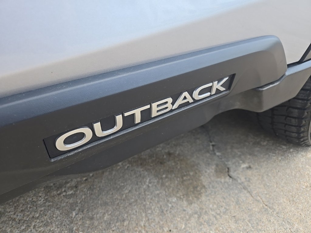 Used 2023 Subaru Outback Premium AWD/4WD image 30