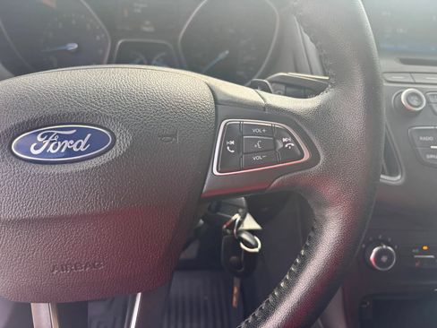 Used 2015 Ford Focus SE w/ SE Sport Package FWD image 13