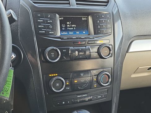 Used 2018 Ford Explorer FWD image 16