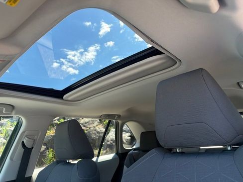 Used 2020 Toyota RAV4 XLE w/ Convenience Package AWD/4WD image 17