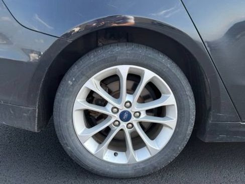 Used 2018 Ford Fusion SE FWD image 10