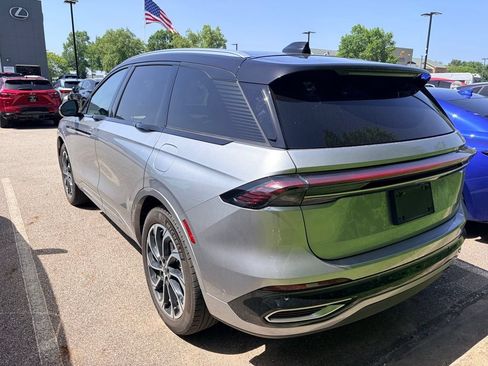 Used 2024 Lincoln Nautilus Reserve w/ Equipment Group 202A AWD/4WD image 8