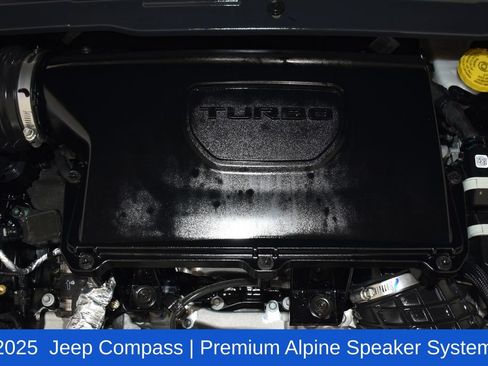 Used 2025 Jeep Compass Latitude w/ Sun & Sound Group AWD/4WD image 7