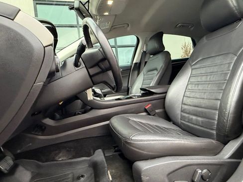 Used 2016 Ford Fusion SE w/ Equipment Group 202A image 6