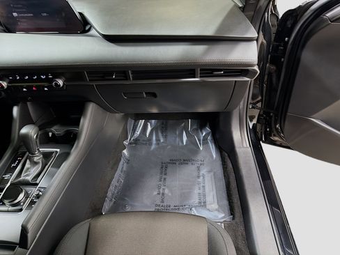 Used 2021 MAZDA MAZDA3 s image 16