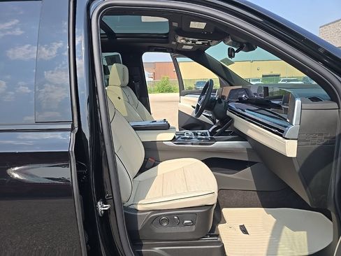 Used 2026 Cadillac Escalade Sport w/ Touring Package AWD/4WD image 12