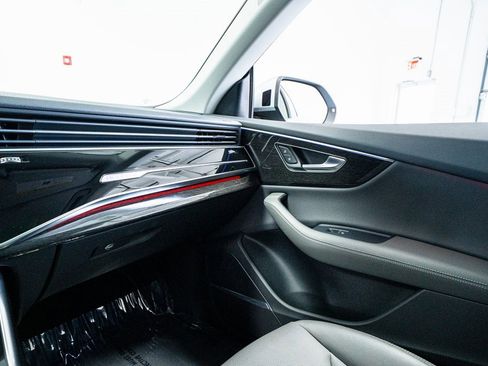 Used 2024 Audi Q8 Premium Plus w/ Premium Plus Package image 47