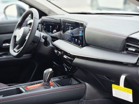 New 2026 Nissan Kicks SR FWD image 12