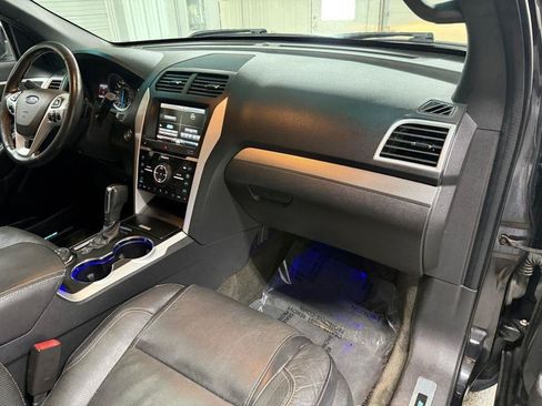 Used 2015 Ford Explorer Sport w/ Equipment Group 401A AWD/4WD image 40