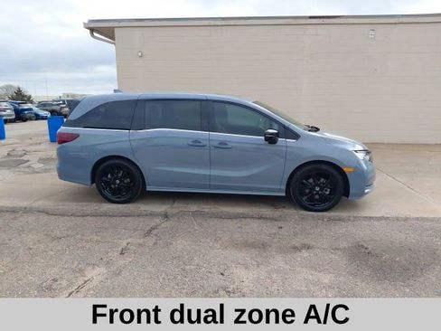 Used 2023 Honda Odyssey Sport image 3