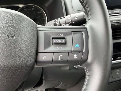 Used 2025 Nissan Rogue SV w/ SV Premium Package AWD/4WD image 22
