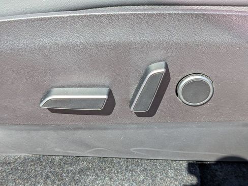 Used 2023 Tesla Model Y Long Range AWD/4WD image 16