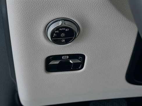 Used 2026 Mercedes-Benz GLC 300 4MATIC image 10