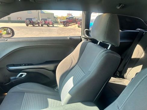 Used 2019 Dodge Challenger SXT w/ Driver Convenience Group image 20