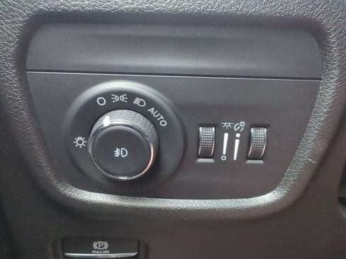 Used 2023 Jeep Grand Cherokee L Limited AWD/4WD image 31