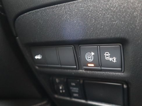 Used 2017 Nissan Armada Platinum image 95