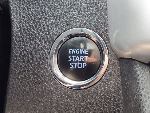 Used 2017 Toyota Highlander XLE image 20