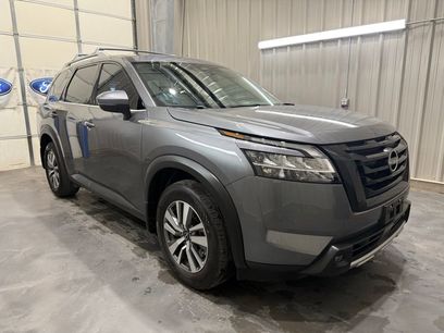 Used 2023 Nissan Pathfinder SL w/ Lighting Package (N92)