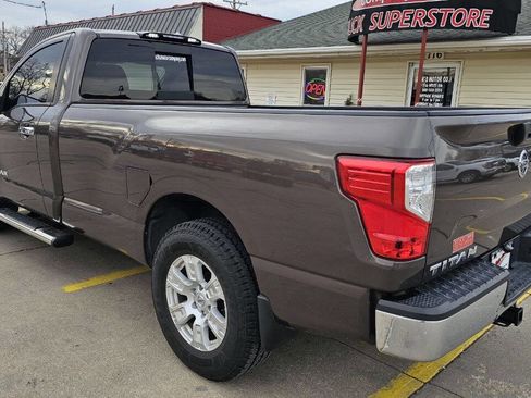 Used 2017 Nissan Titan SV image 2