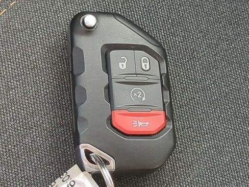 Certified 2025 Jeep Wrangler Unlimited Sport image 31