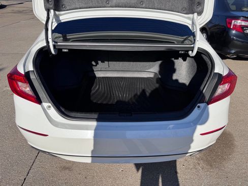 Used 2018 Honda Accord Sport image 12