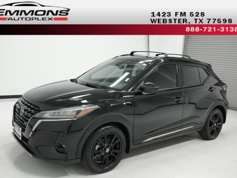 Used 2021 Nissan Kicks SR w/ SR Premium Package image 1