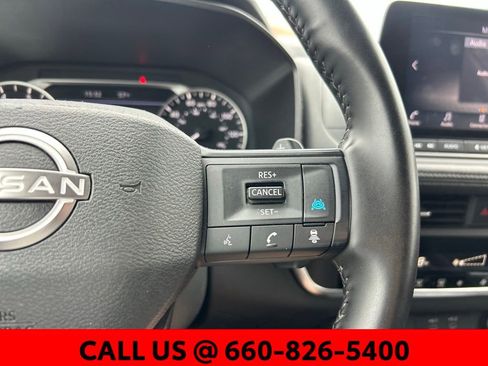 Used 2025 Nissan Rogue SV AWD/4WD image 13
