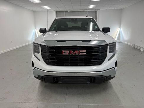 Used 2024 GMC Sierra 1500 Pro w/ Pro Value Package image 2