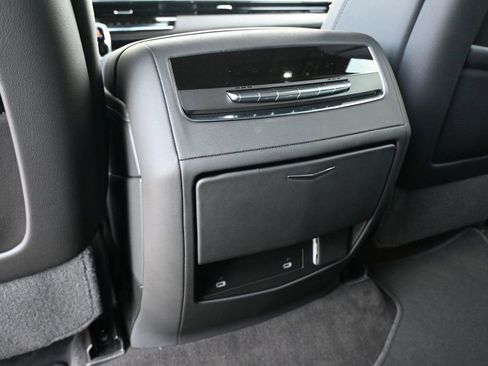 Used 2024 Cadillac Escalade Sport w/ Touring Package image 17