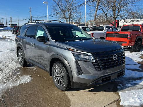 New 2026 Nissan Pathfinder SV AWD/4WD image 3