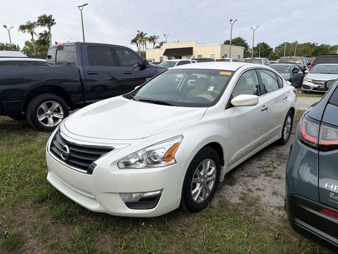 Used 2015 Nissan Altima 2.5 S w/ Sport Value Package image 8