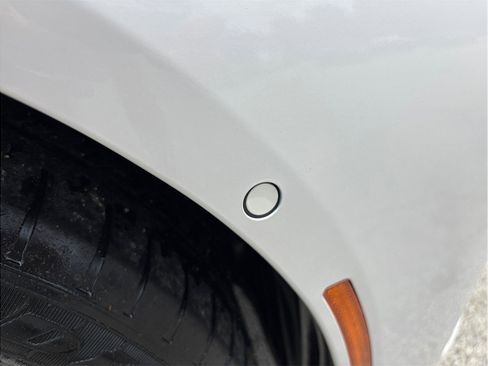 Used 2021 BMW 740i image 14