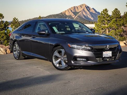 Used 2018 Honda Accord Touring image 1