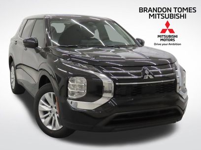 New 2026 Mitsubishi Outlander ES