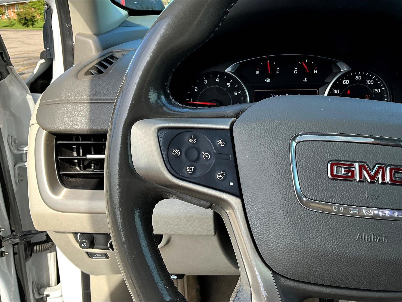 Used 2020 GMC Terrain Denali w/ Denali Premium Package AWD/4WD image 10