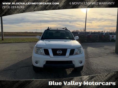 Used 2016 Nissan Frontier PRO-4X w/ Pro-4x Luxury Package image 2