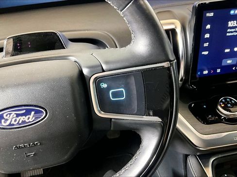 Used 2025 Ford Expedition Platinum AWD/4WD image 15