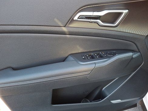 New 2026 Kia Sportage EX image 8