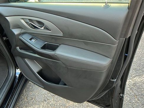 Certified 2023 Chevrolet Traverse LT image 16