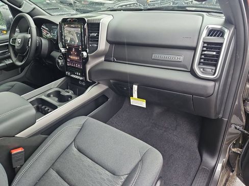 New 2026 RAM 1500 4x4 Crew Cab image 17