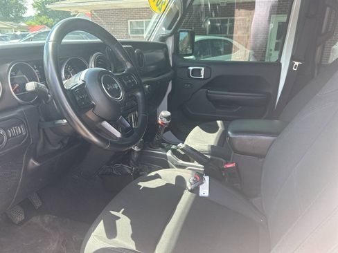 Used 2018 Jeep Wrangler Unlimited Sport S AWD/4WD image 7