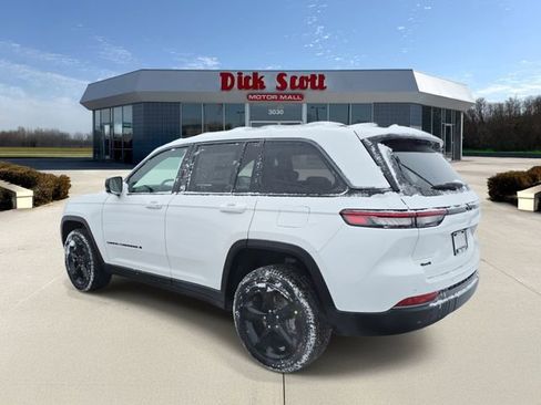 New 2026 Jeep Grand Cherokee Limited w/ Limited Altitude Package image 4