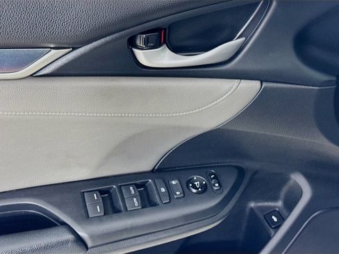 Used 2017 Honda Civic Touring image 24