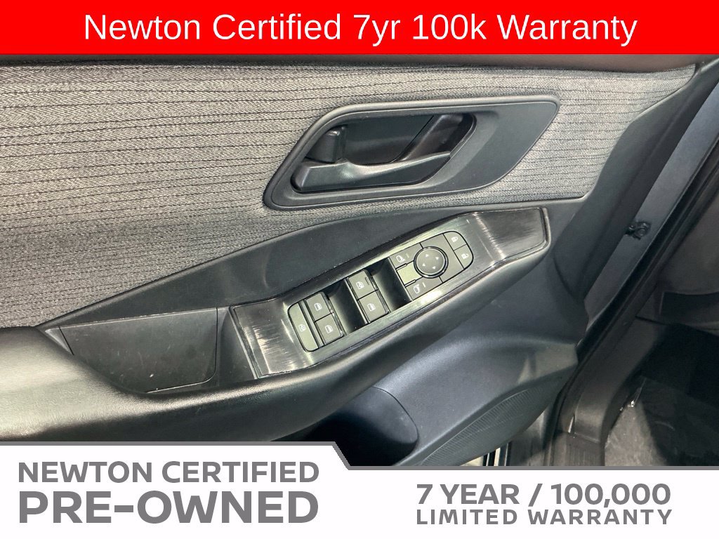 Used 2023 Nissan Rogue S FWD image 29