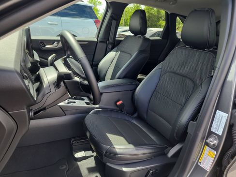 Used 2026 Ford Escape SE FWD image 17