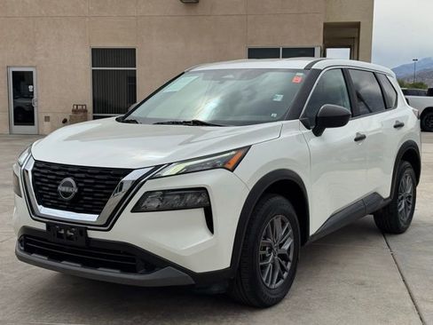 Used 2023 Nissan Rogue S image 3