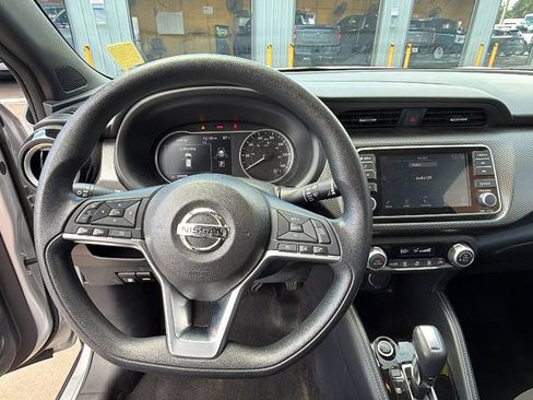 Used 2020 Nissan Kicks SV FWD image 14