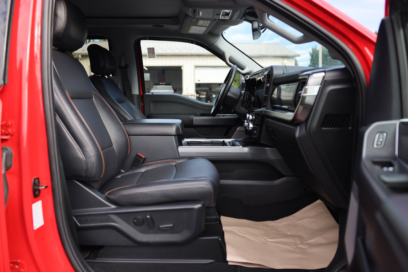 Used 2025 Ford F450 Lariat w/ Lariat Ultimate Package AWD/4WD image 9
