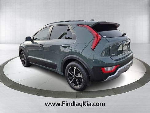 Certified 2025 Kia Niro EX image 9