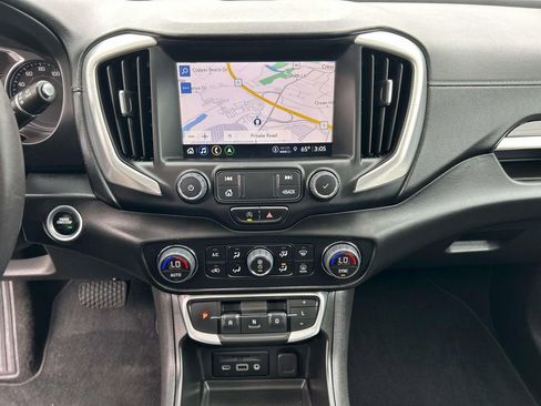 Used 2022 GMC Terrain SLT w/ Infotainment Package II AWD/4WD image 25